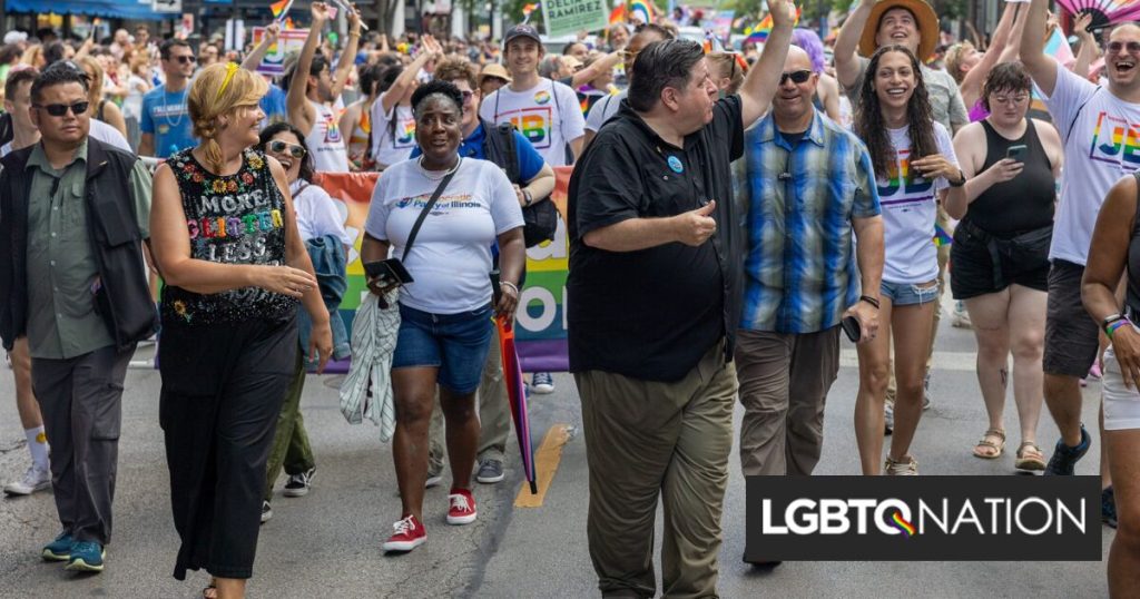 El gobernador de Illinois rechaza un trago de gelatina lanzado por un juerguista en el desfile del Orgullo Gay