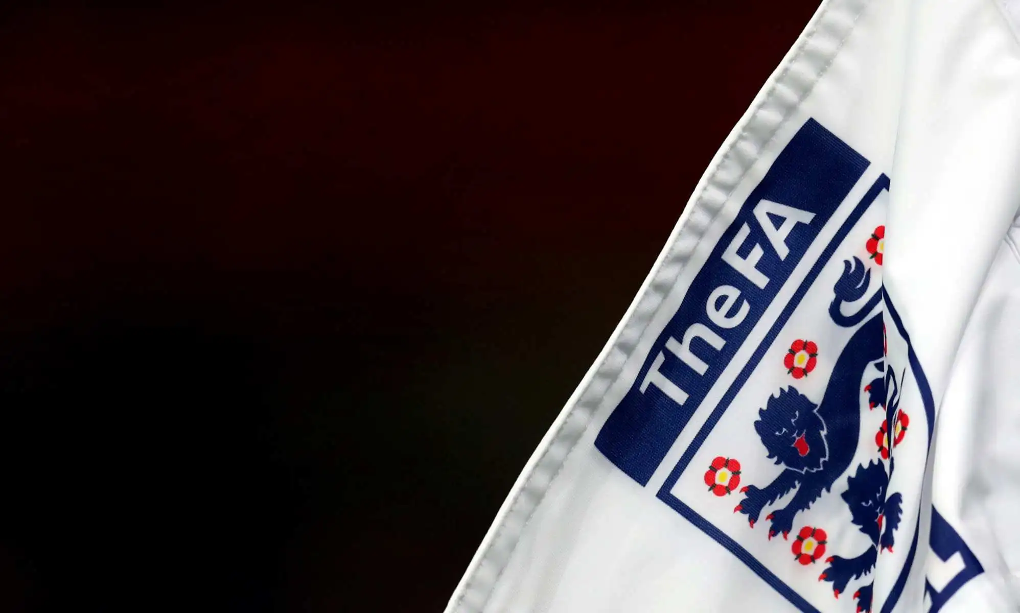 FA no puede procesar a Man Utd, Man City y Nottingham Forest por cánticos homofóbicos