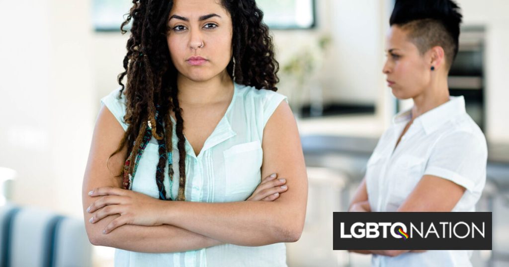 Cuando los estilos de apego opuestos se atraen: cómo las parejas ansiosas y evitativas pueden resolver el conflicto