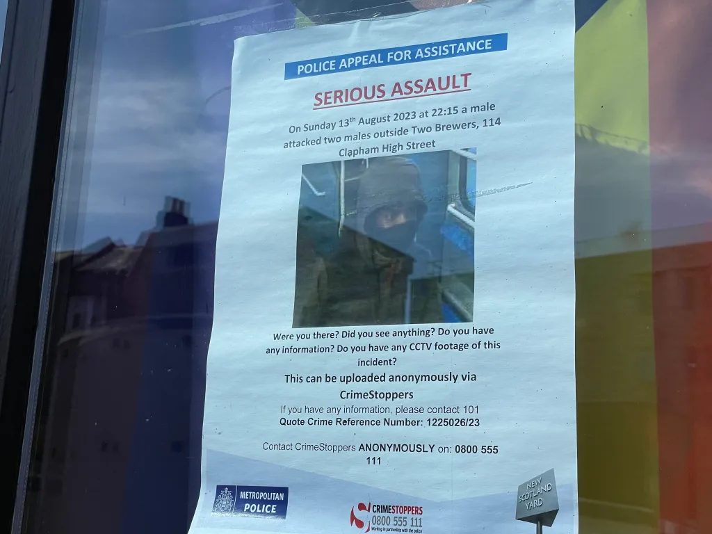 Solicitud de testigos del doble apuñalamiento en Clapham. 