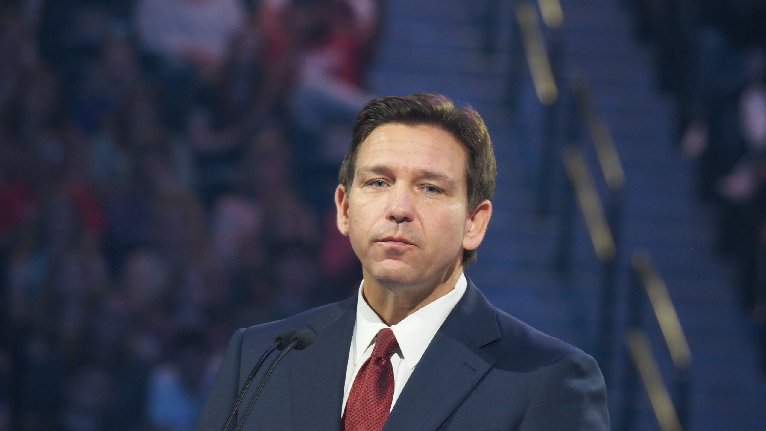 A Ron DeSantis solo le importan los derechos de los padres cuando son los suyos