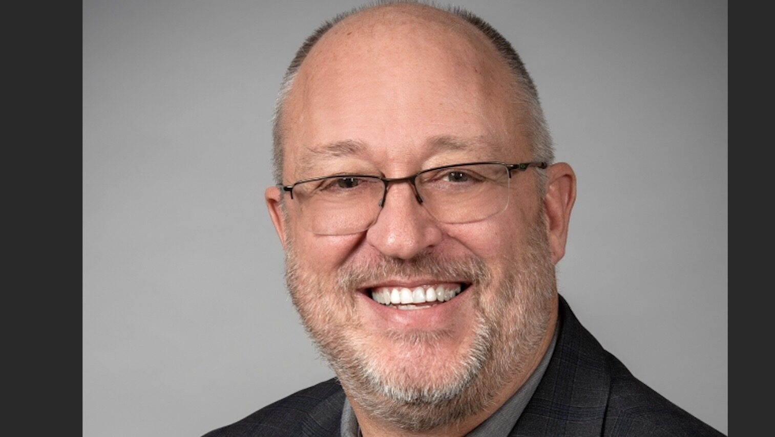 El representante estatal Gary Click lidera la carga contra los derechos de las personas trans en Ohio y todos debemos luchar