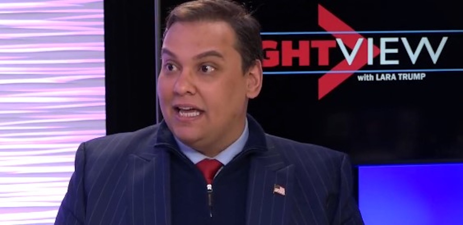 George Santos ahora afirma que podría vencer a Mitt Romney en un combate en jaula de jiu-jitsu