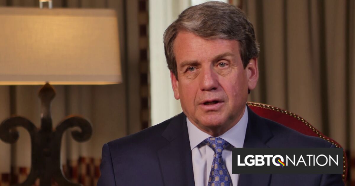 Influyente activista cristiano anti-LGBTQ+ fue sorprendido admitiendo un plan secreto para retirar fondos a las escuelas públicas