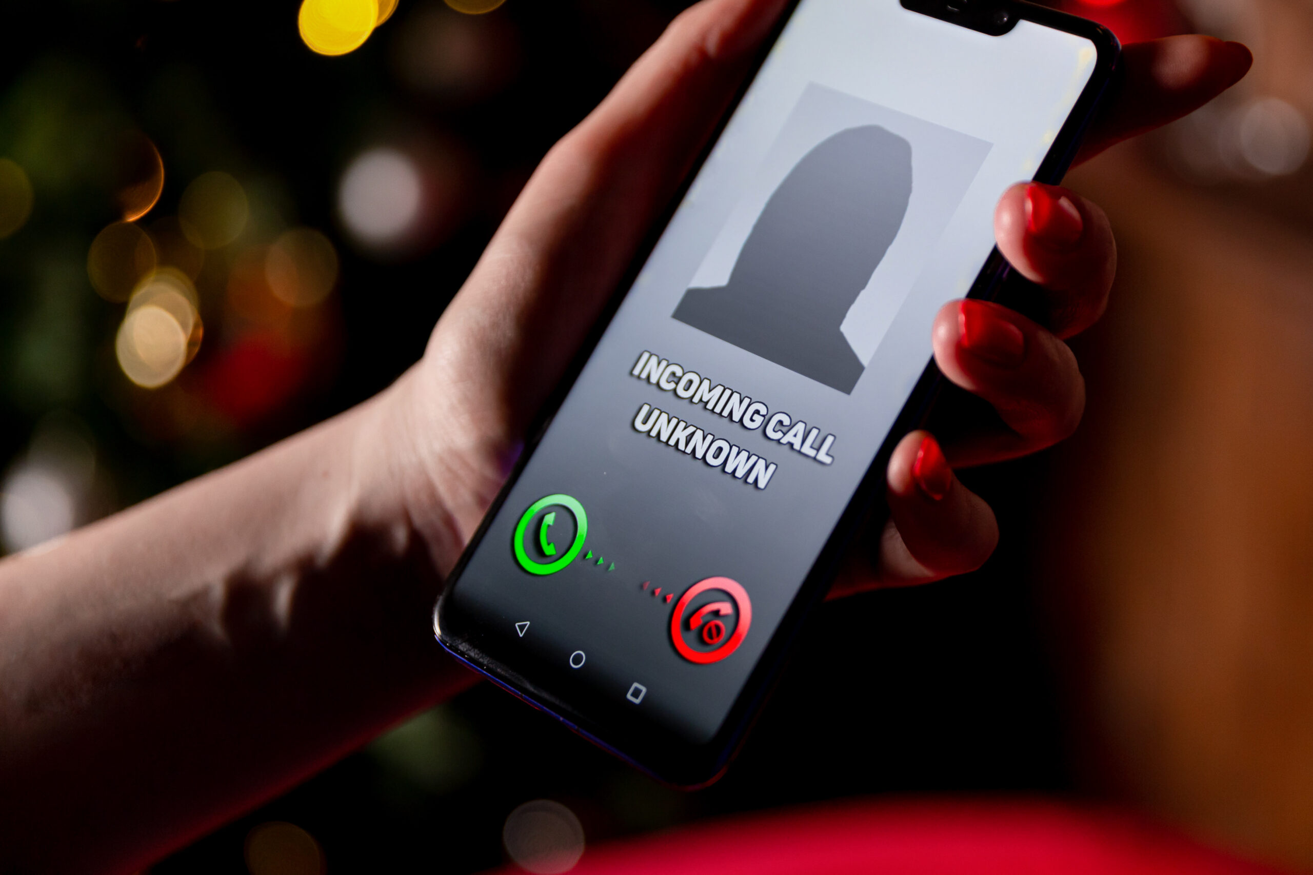 Mujer acusada de amenazar con matar al juez en el caso de Trump del 6 de enero y también a todas las personas LGBTQ+