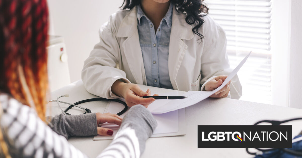 Se insta a la administración de Biden a agregar atención de afirmación de género a las protecciones propuestas del derecho al aborto