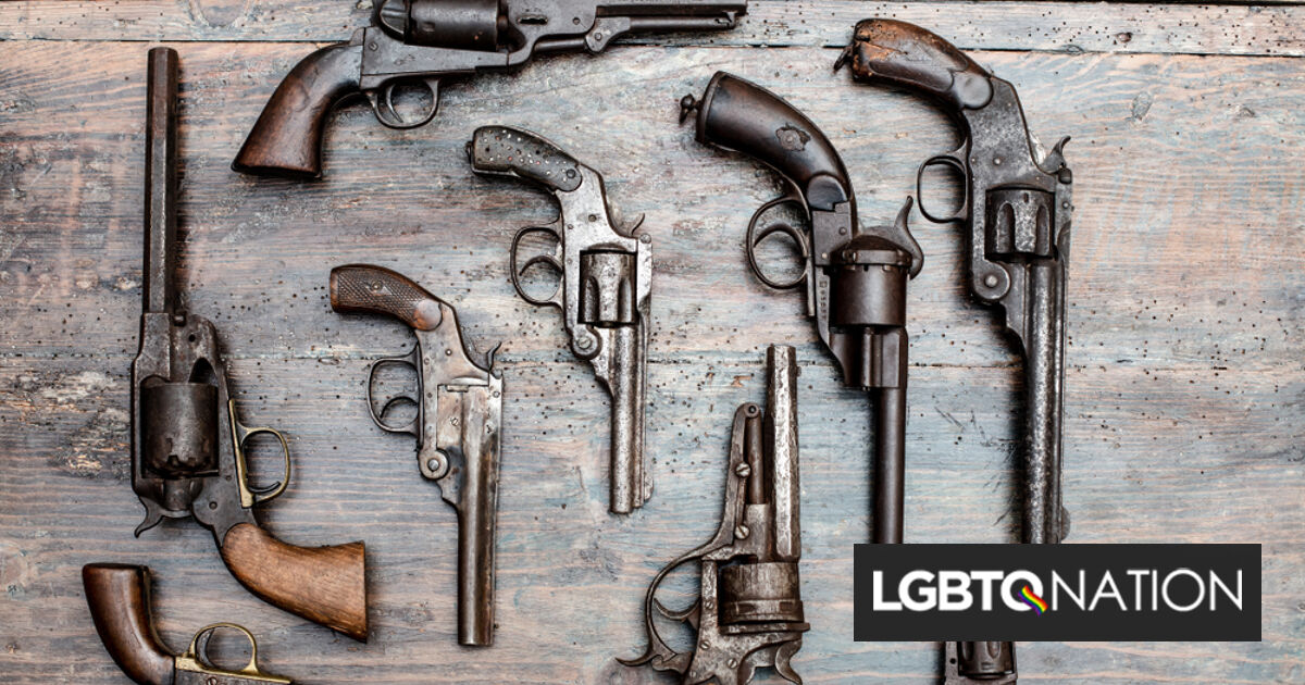 A la derecha nunca le ha importado la seguridad de los jóvenes.  Si lo hiciera, dejaría de darles armas.