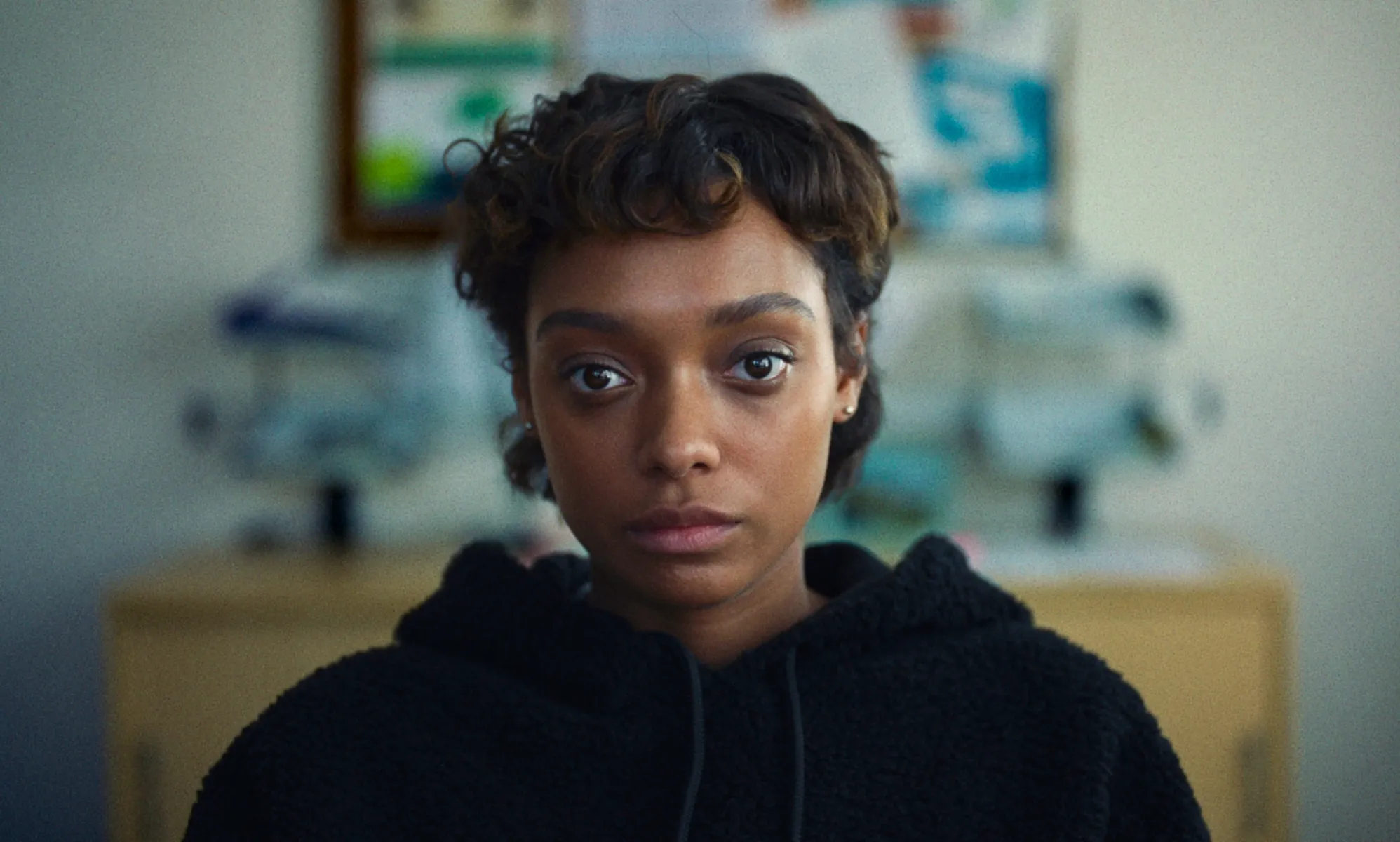Sophie Wilde stars as Mia in Netflix series Everything Now.