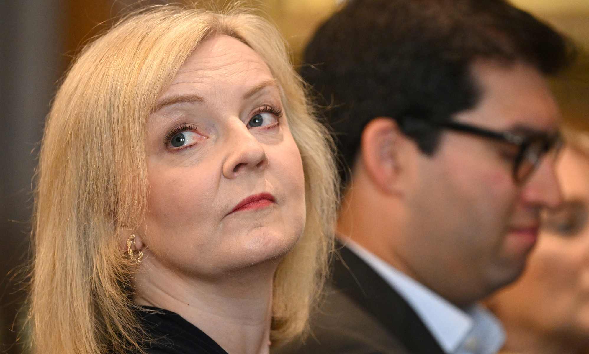 Liz Truss muestra su verdadera cara en temas LGBTQ+ mientras critica el apoyo a los niños trans en las escuelas