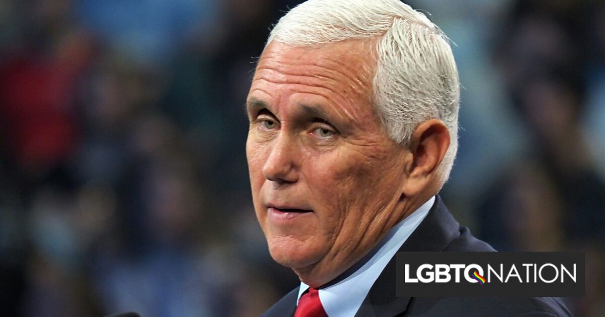 Mike Pence desaira a una madre que llora y le rogó que apoyara los derechos de las personas trans