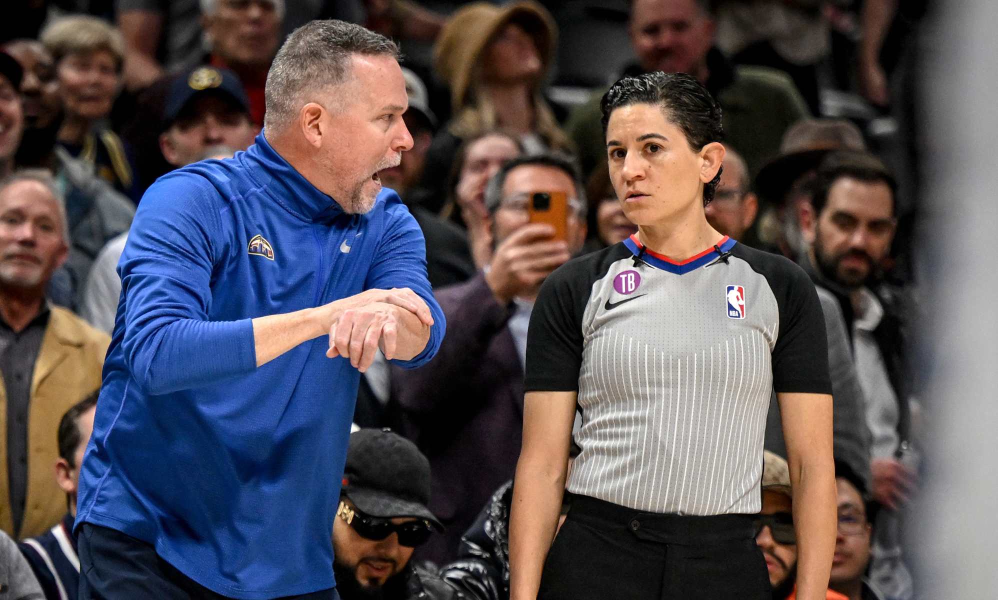 NBA Referee Che Flores