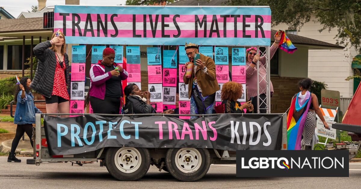 Los canadienses salieron con fuerza para manifestarse a favor de los niños trans contra la política de salidas forzadas