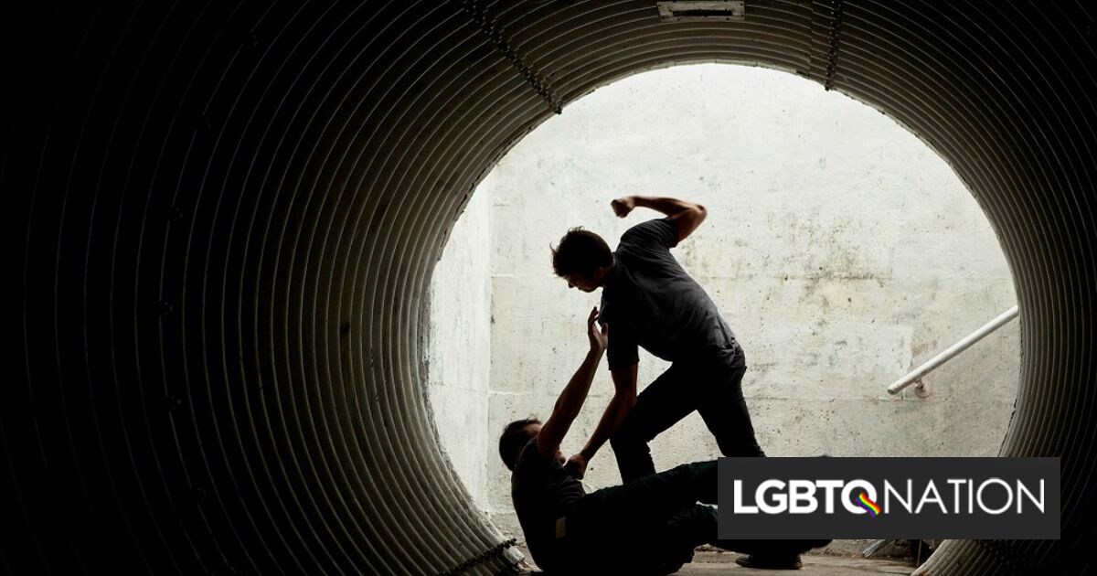 Mujer bisexual es horriblemente atacada en una tienda de delicatessen por un hombre que pensaba que era transgénero