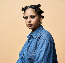 Yessenia Crane en la cabeza