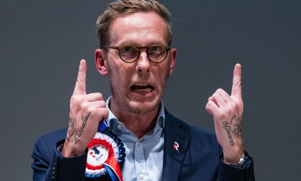 Laurence Fox fotografiado en un evento de campaña para su candidatura electoral en Uxbridge.