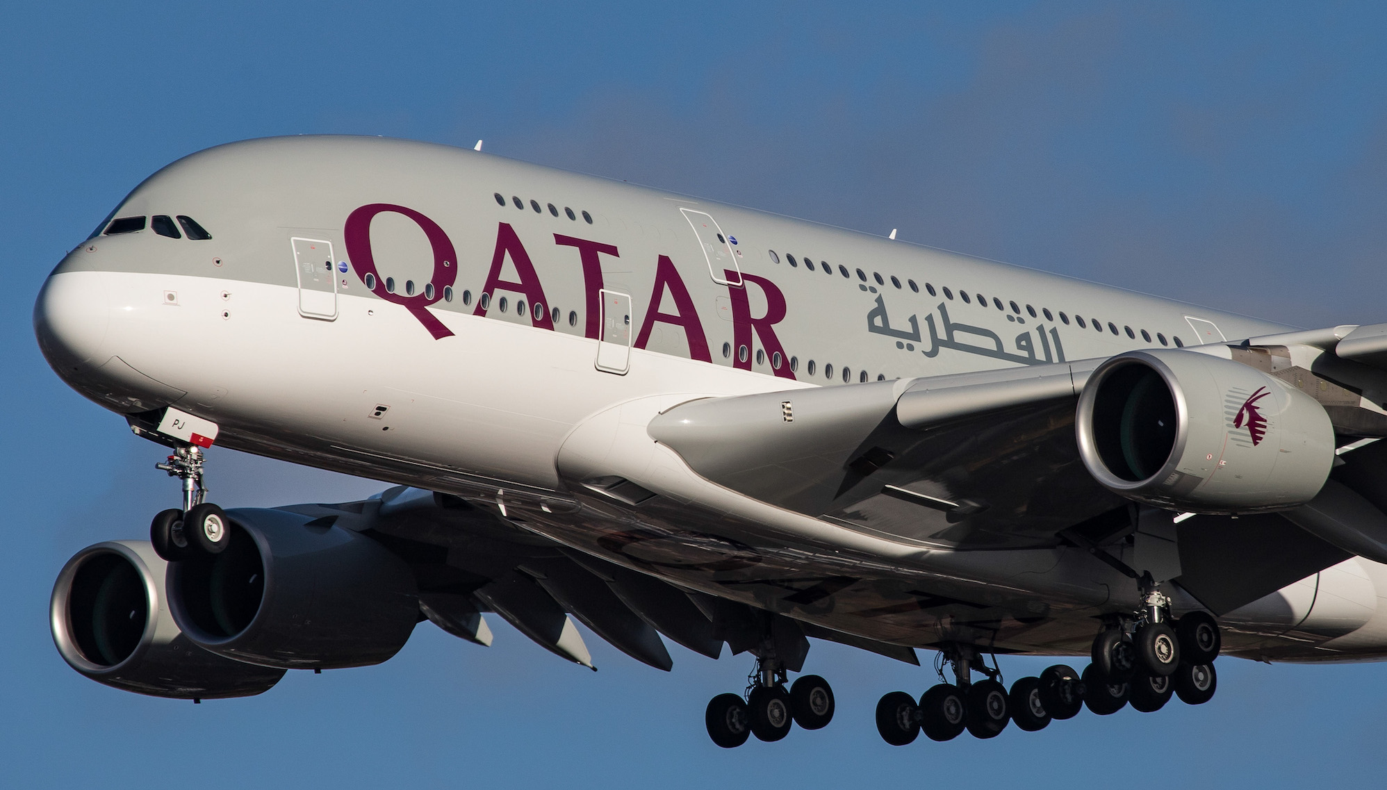 Qatar Airways Airbus A380-800 double decker airplane landing at Heathrow Airport in London, UK. The aircraft was delivered in April 2018 and is an Airbus A380-800 with registration A7-APJ and for GP7200 engines. Qatar Airways has 10 Airbus A380 in their fleet and connects daily Doha to London. Qatar is a member of Oneworld airline alliance. (Photo by Nicolas Economou/NurPhoto)