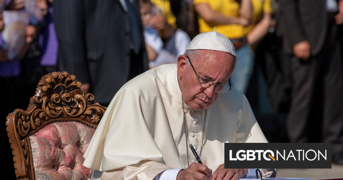 El Papa Francisco despide al obispo MAGA anti-LGBTQ+