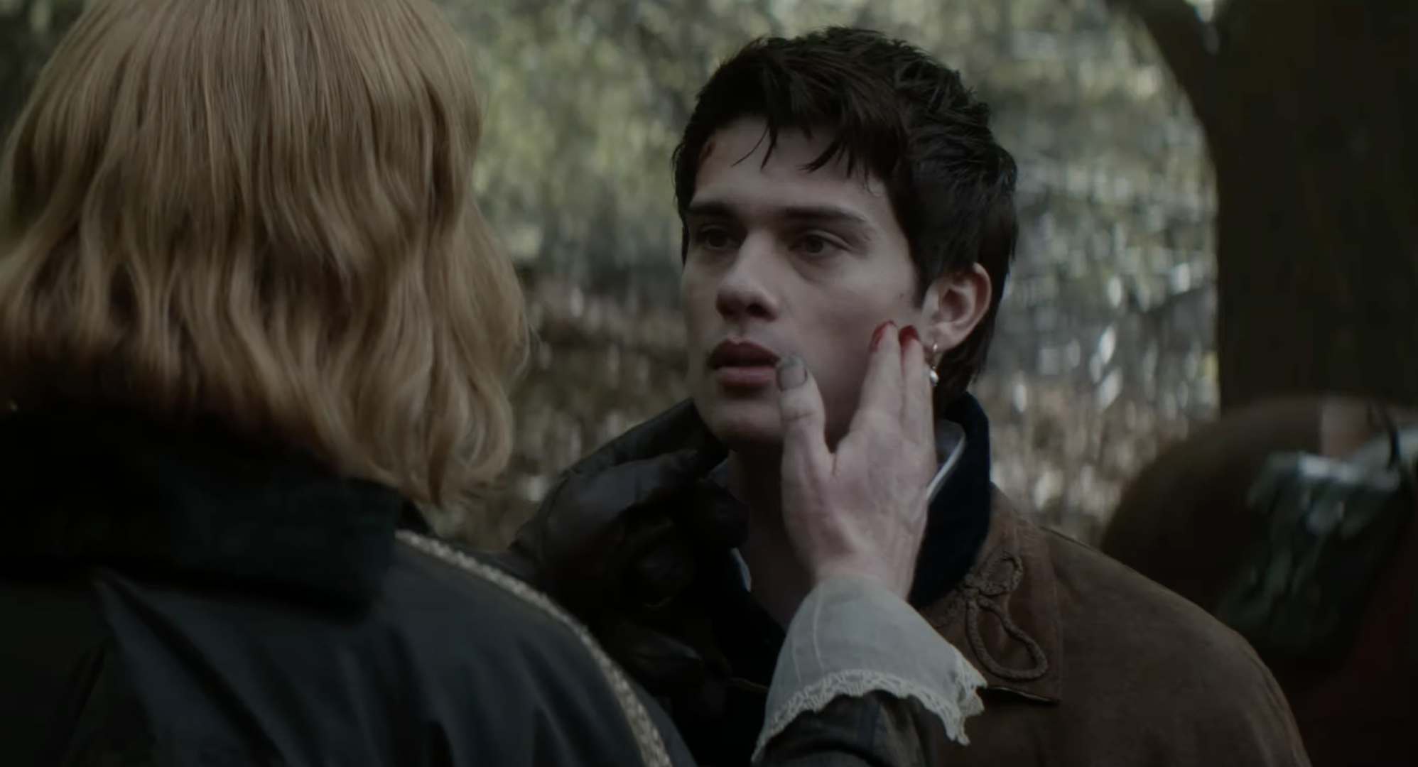 Nicholas Galitzine as King James