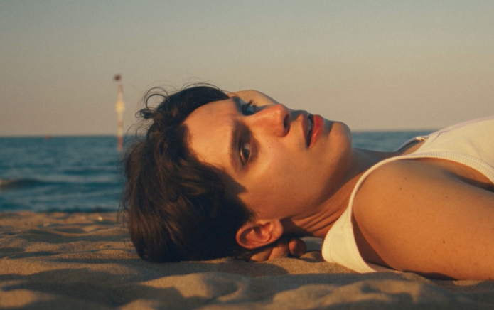 Simone Casarotti comparte su sencillo debut Magic Boy