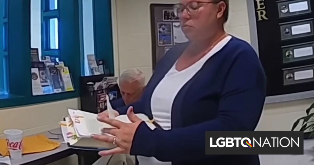 Una madre está indignada porque Moms for Liberty utilizó a su hija en un plan descabellado para prohibir un libro.