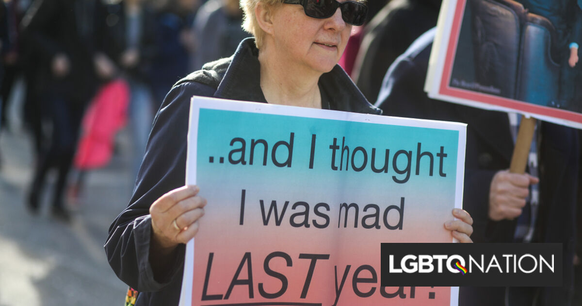 Una nueva encuesta muestra que los estadounidenses se oponen a las prioridades republicanas anti-LGBTQ+