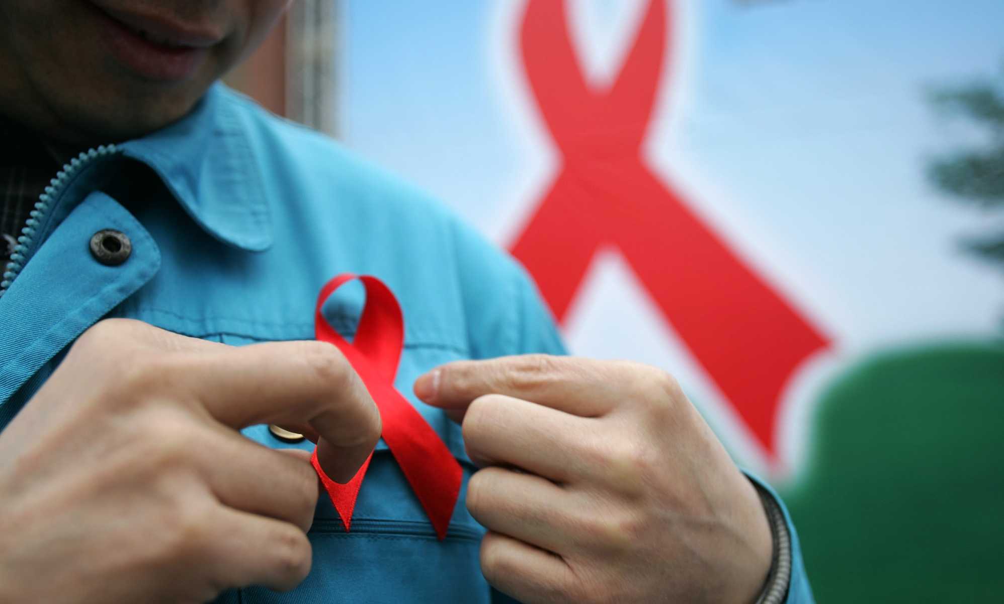 El jefe de salud del gobierno elogia la "extraordinaria adopción" del plan de exclusión voluntaria del VIH