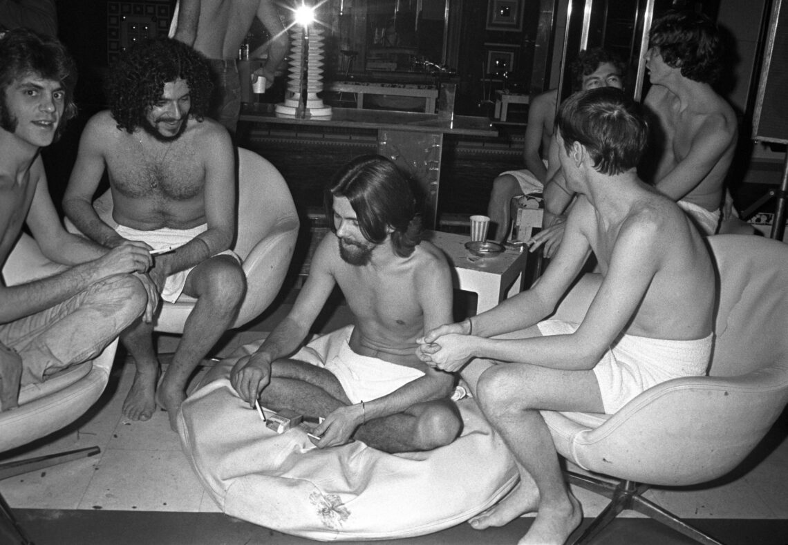 Los baños continentales del hotel Ansonia, alrededor de la década de 1970.