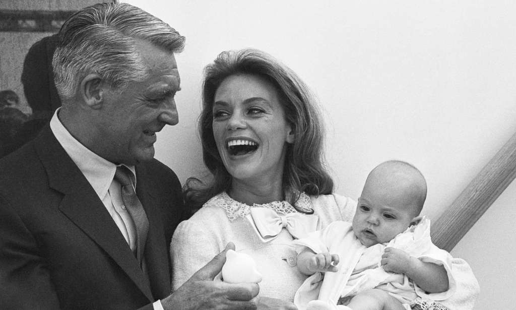 Cary Grant y Dyan Cannon con su hija Jennifer Grant
