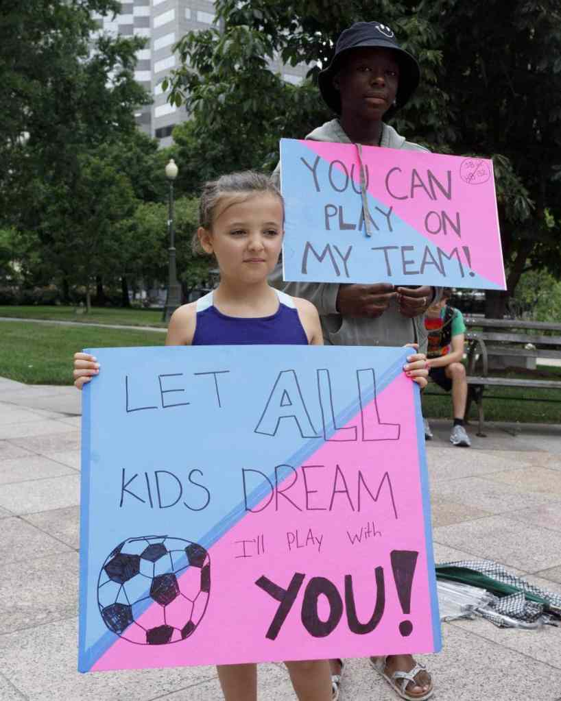 niños trans deporte Ohio Statehouse