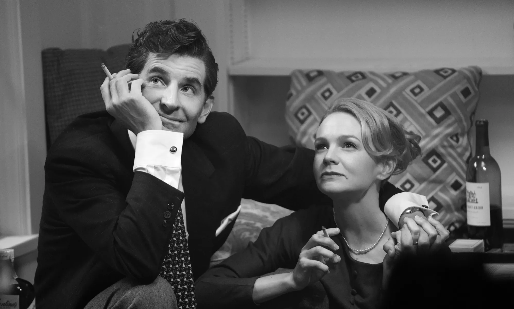 Bradley Cooper and Carey Mulligan in Maestro.