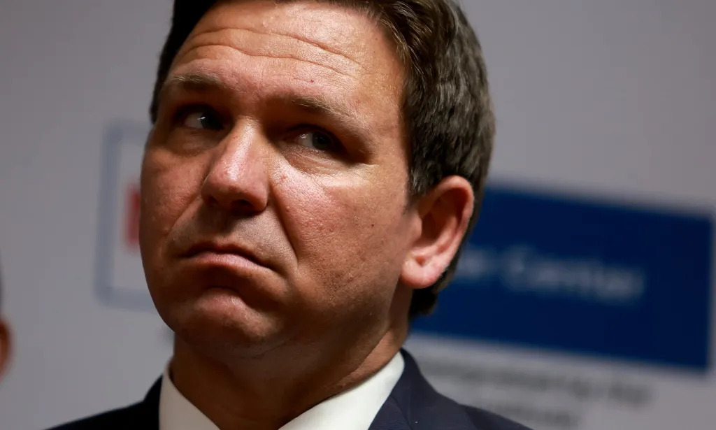 Ron DeSantis, en la foto.