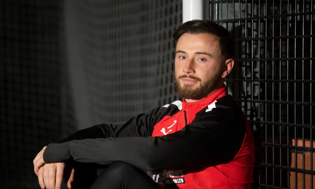 Zander Murray, el primer futbolista gay escocés que se retira