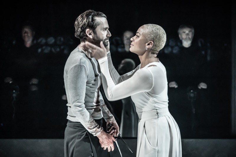 David Tennant y Cush Jumbo protagonizan el moderno Macbeth de alto concepto – reseña