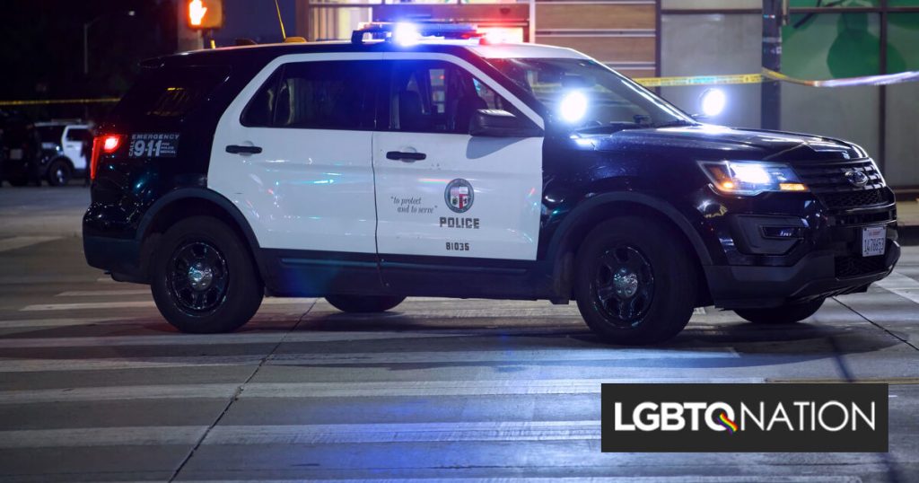 El oficial que estrelló su camioneta contra un bar gay no fue sometido a pruebas de intoxicación