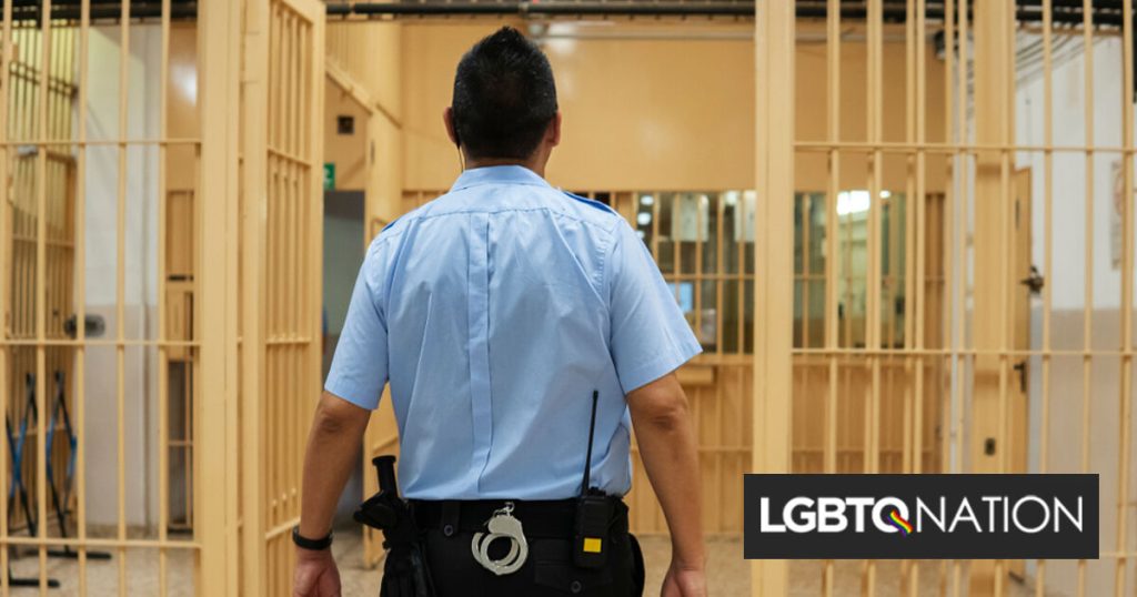 Juez amenaza con castigar a prisión de hombres por “humillante” búsqueda de cavidades a reclusa trans