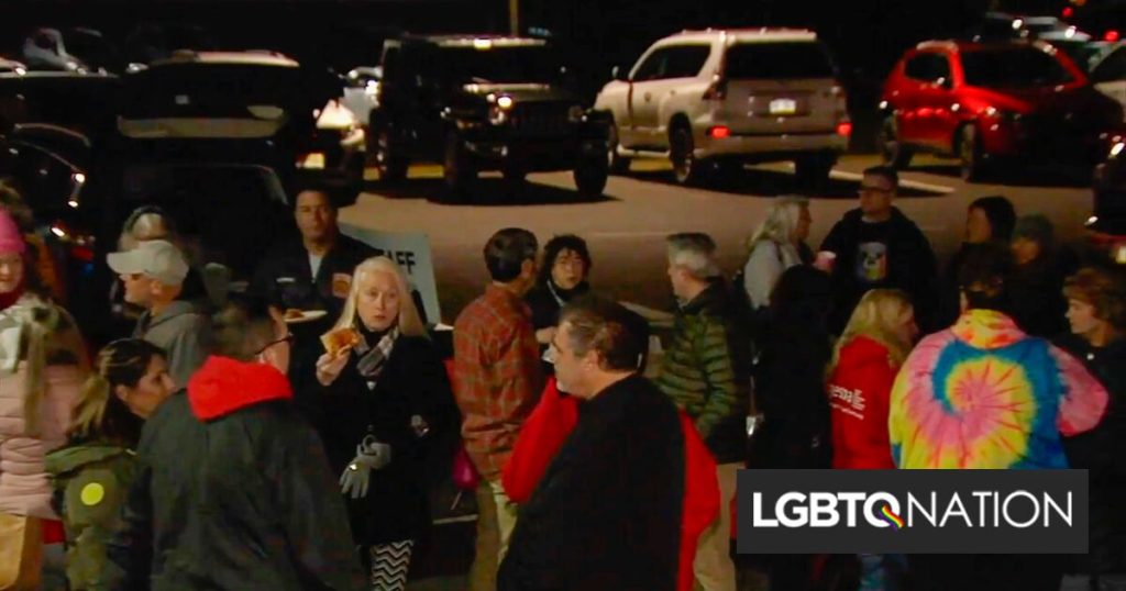 La gente estuvo muy cerca de una reunión de la junta escolar para ver a los nuevos miembros revertir las políticas extremistas.