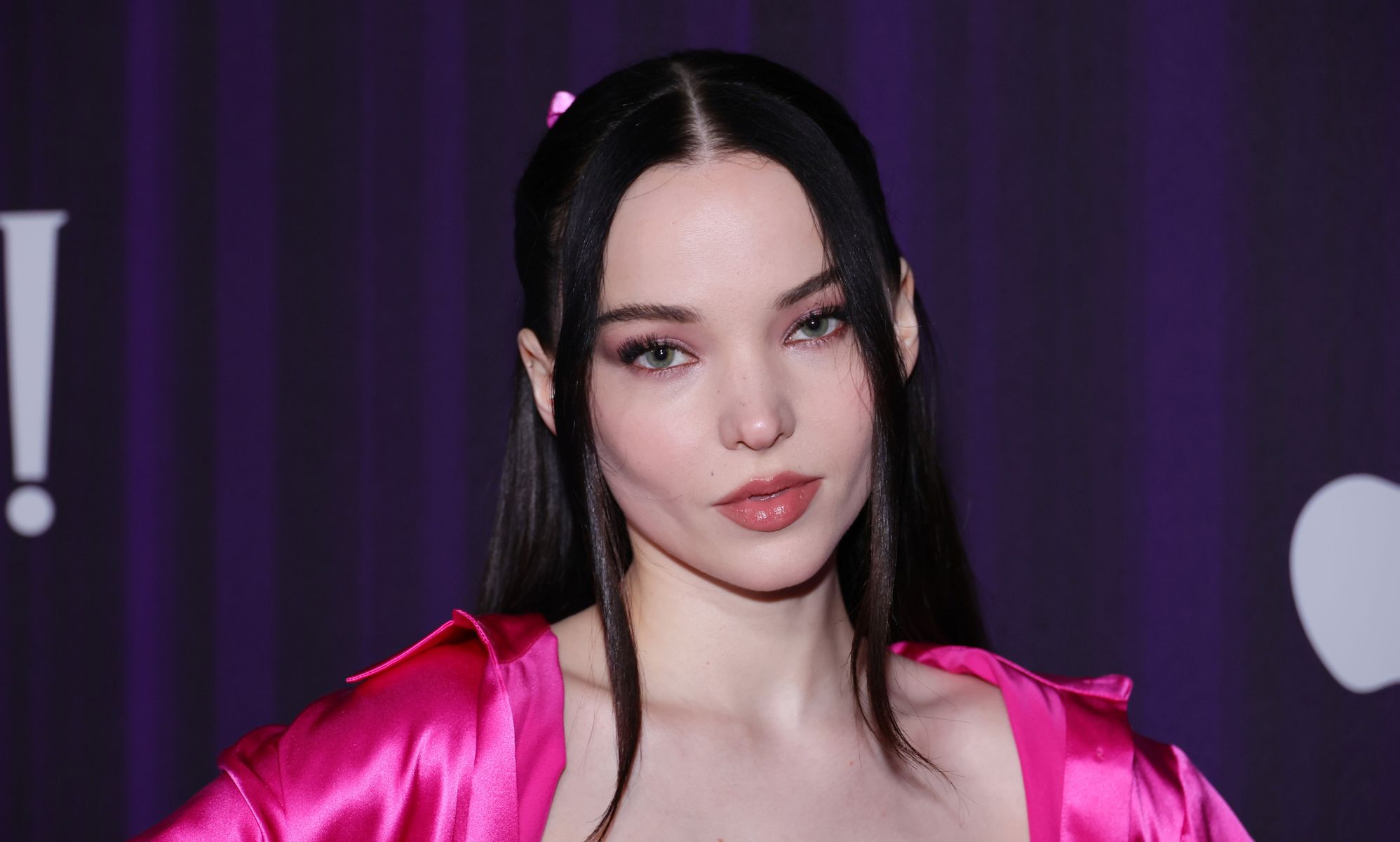 Dove Cameron wears pink at the Schmigadoon! Season 2 Photo Call.