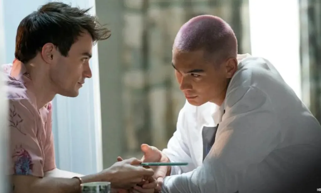Gossip Girl tiene personajes homosexuales en su reinicio.