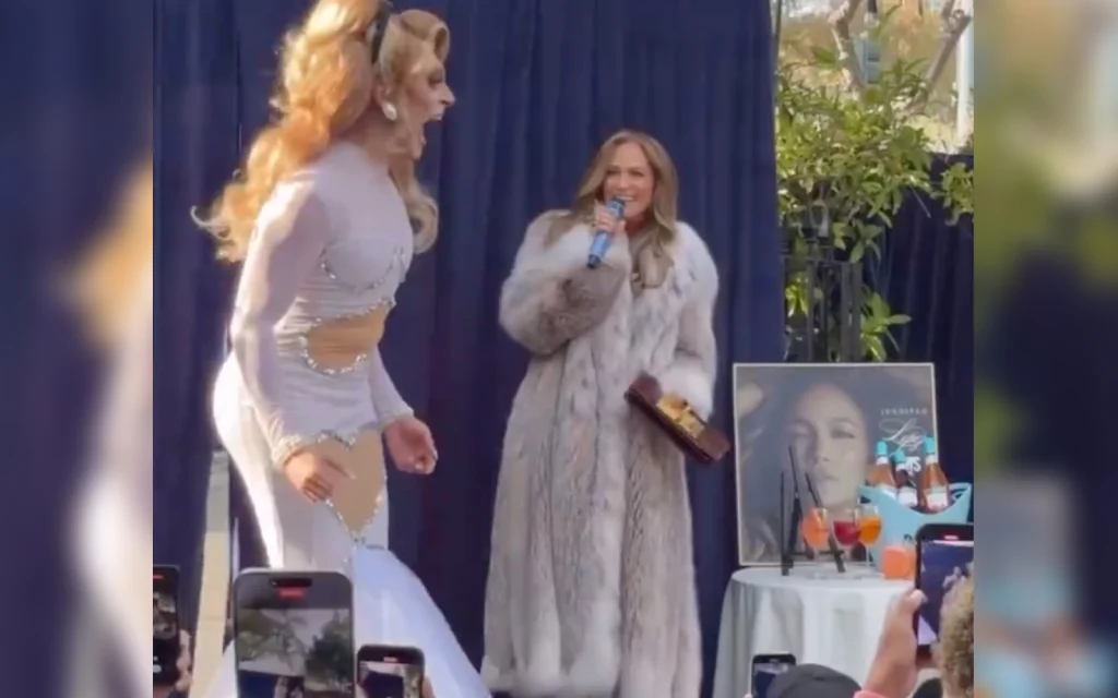 Drag queen Jo Lopez and Jennifer Lopez