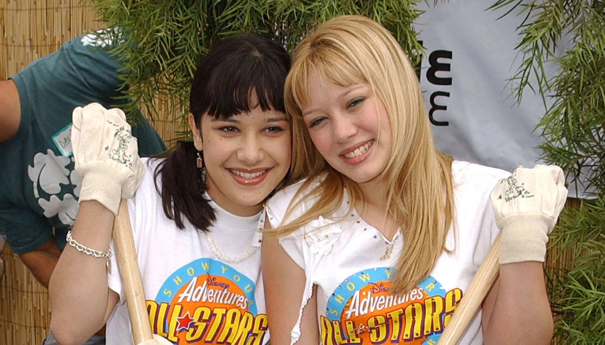 Actresses Lalaine (L) and Hilary Duff (R) of Dinsey