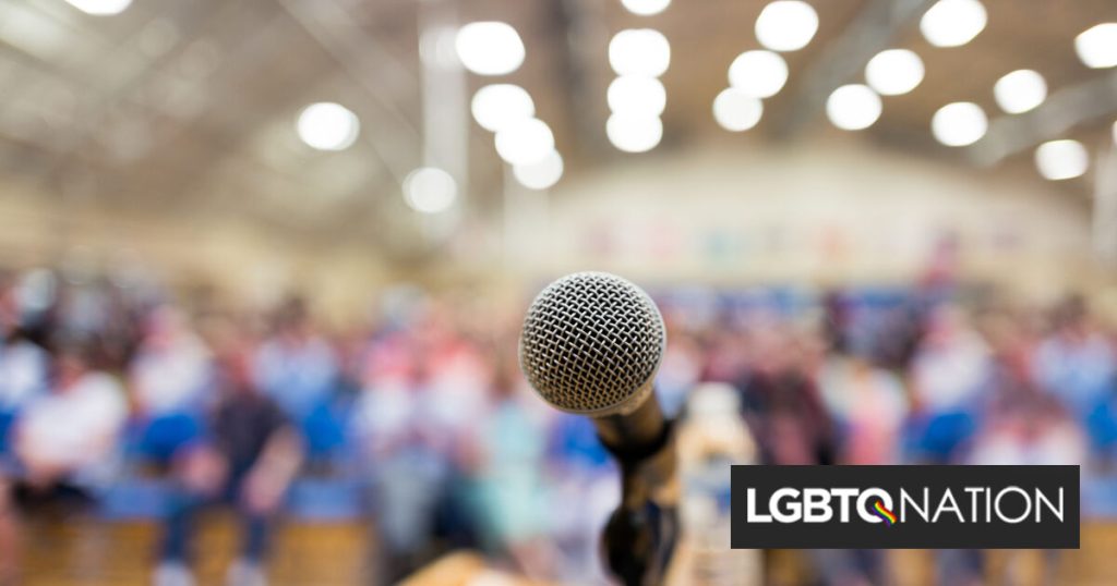 El administrador municipal renuncia por comentarios homofóbicos sobre su difunto hijo en medio de una batalla por el arte LGBTQ+