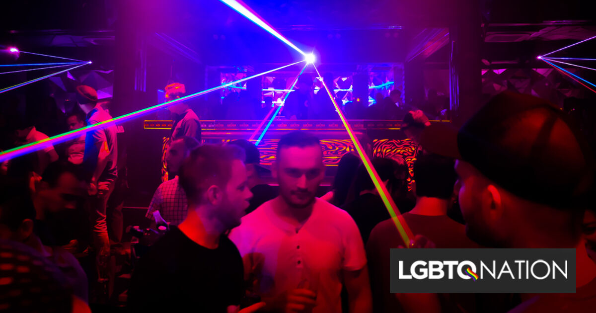 La policía de Seattle allanó dos bares gay y encontró un pezón expuesto y un suspensorio