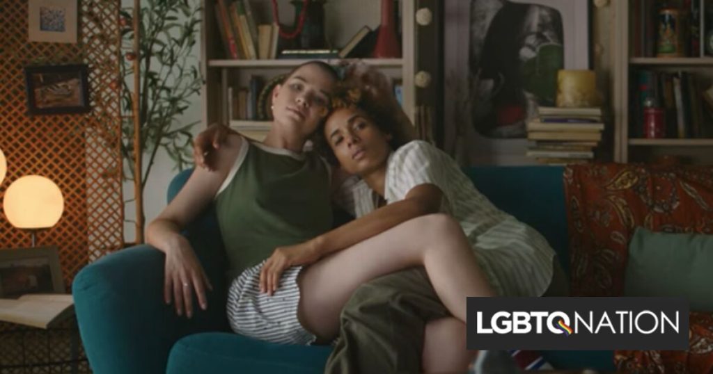 Los cristianos conservadores se asustan por un lindo anuncio que muestra una pareja de lesbianas