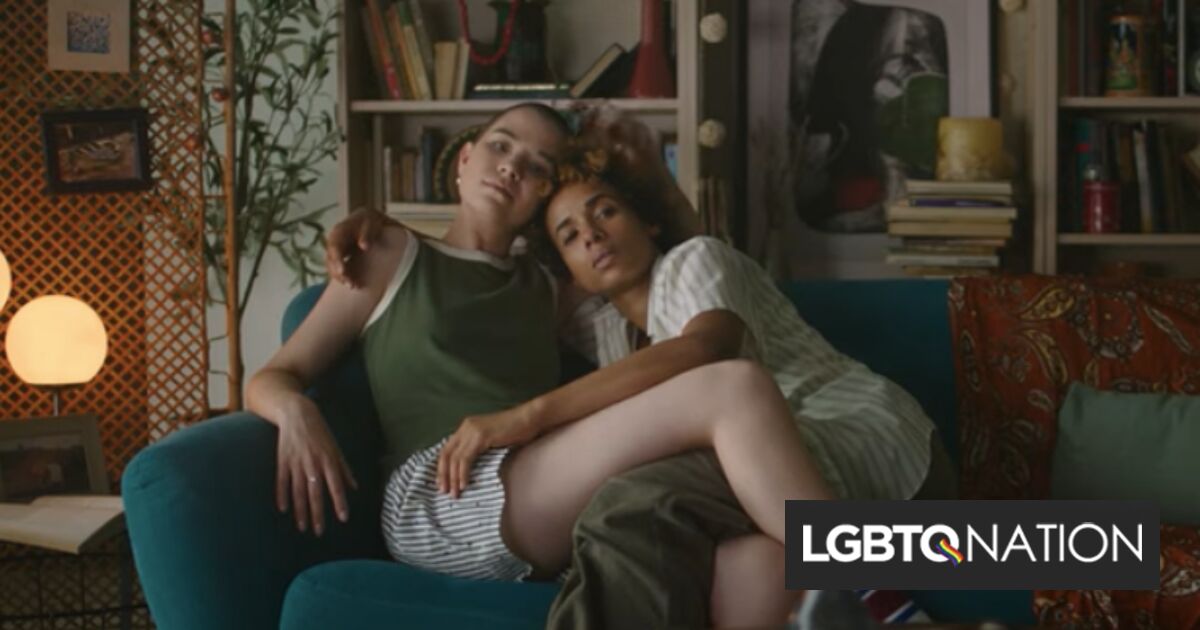Los cristianos conservadores se asustan por un lindo anuncio que muestra una pareja de lesbianas