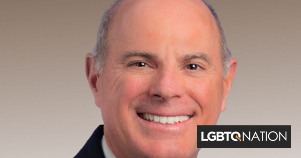 Un legislador cristiano quiere prohibir la bandera del Orgullo porque los estadounidenses deberían vivir según los valores del siglo XVIII.