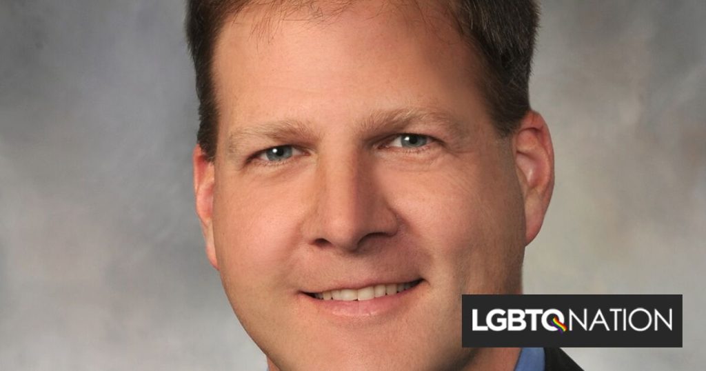 ¿Quién es Chris Sununu?  ¿Cuál es su postura sobre los derechos LGBTQ+?