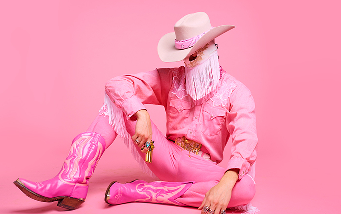 Orville Peck revela la celebridad masculina por la que "lo arriesgaría todo"