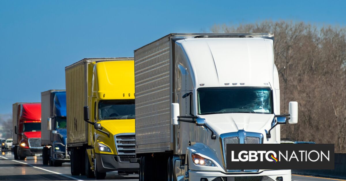 El convoy fronterizo que reúne a todas las conspiraciones favoritas de la derecha