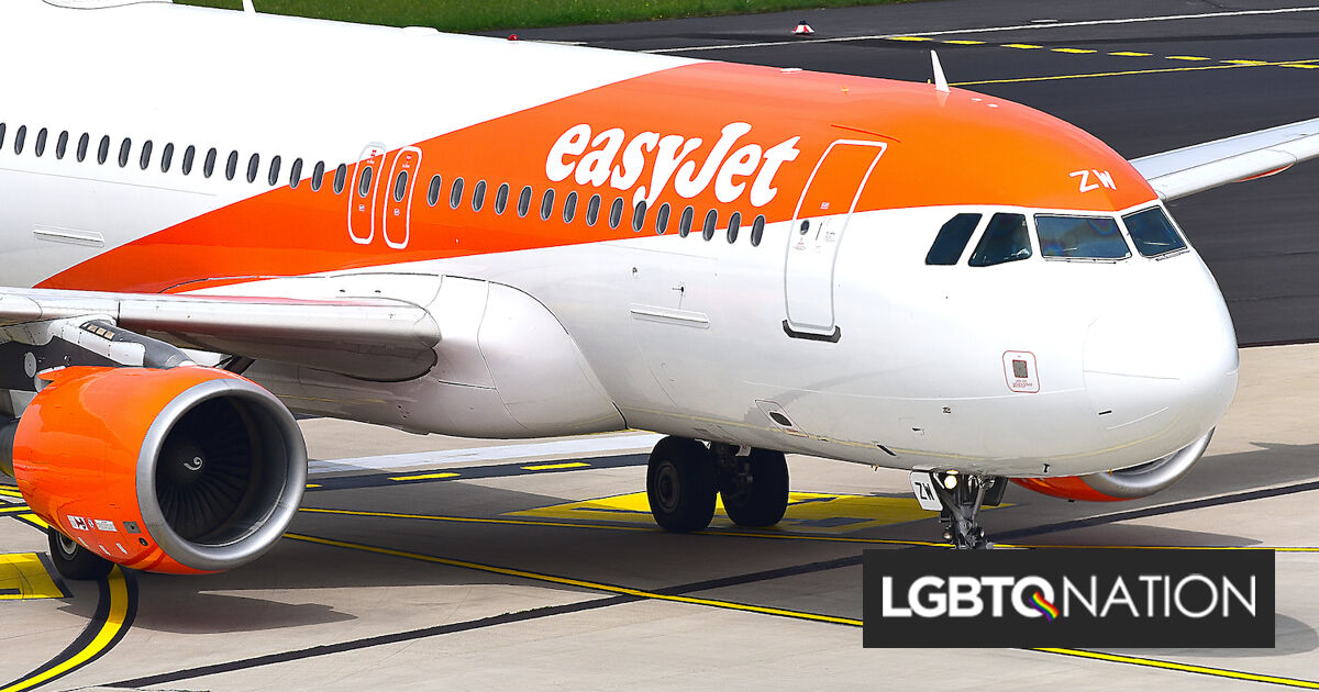 La policía arresta a un hombre por intentar besar a otro durante un vuelo internacional