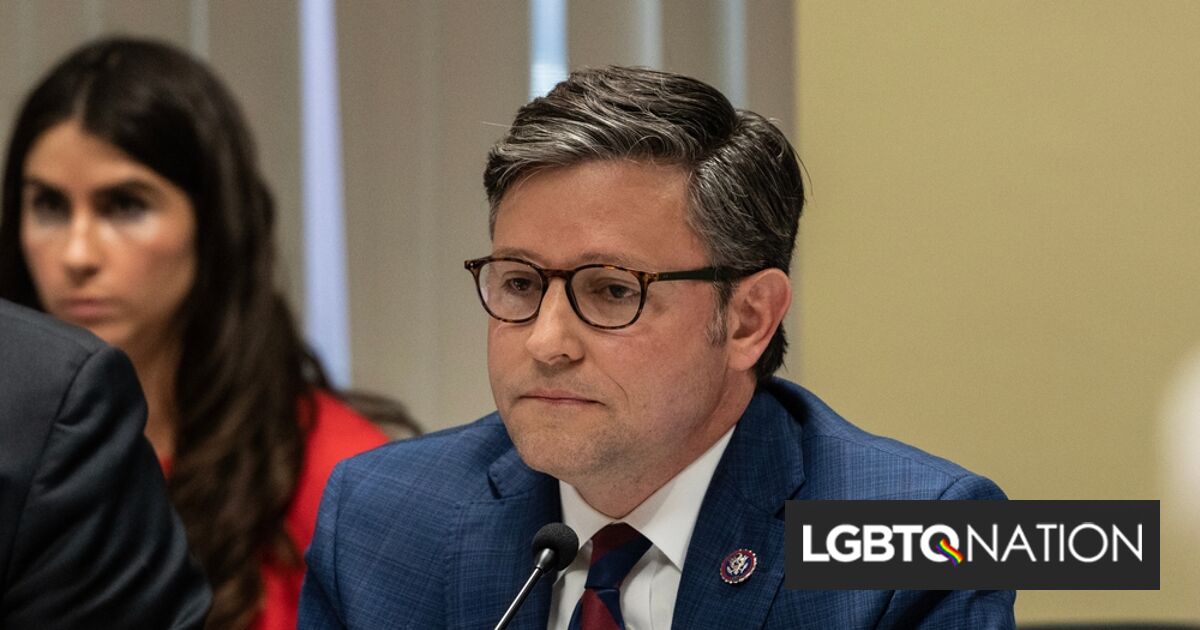 Mike Johnson invitó a un predicador del odio anti-LGBTQ+ a dar la oración inicial en el Congreso